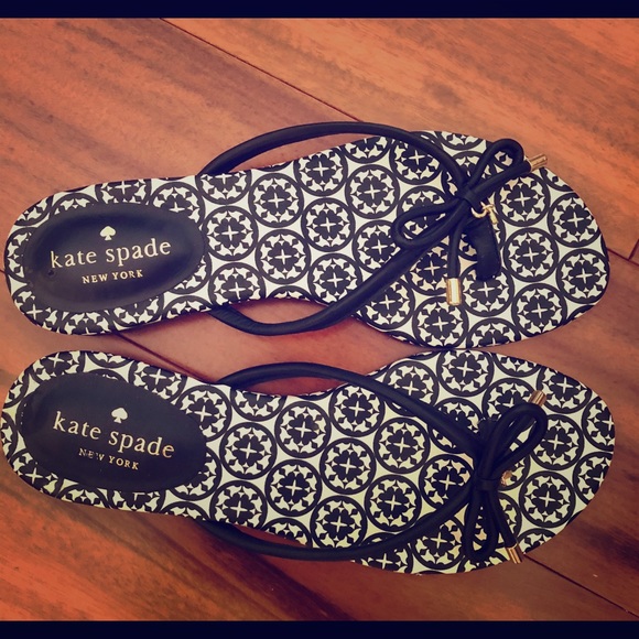 kate spade Shoes - Kate Spade ♠️ Mistic black & white sandal size 6